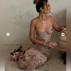 House of CB Aiza Dress Size Small in Cream Floral